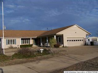 1739 Egypt Creek Rd, Sarah, MS 38665