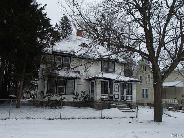 1st image of 335 W Kennedy St