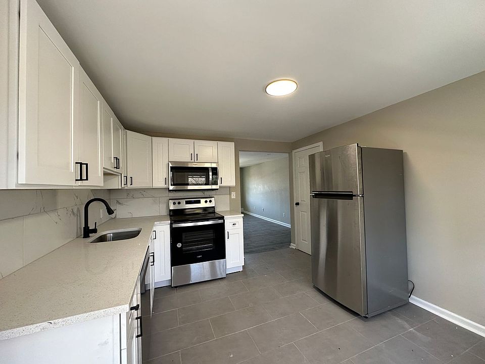 1st image of 187-193 E Main St #1