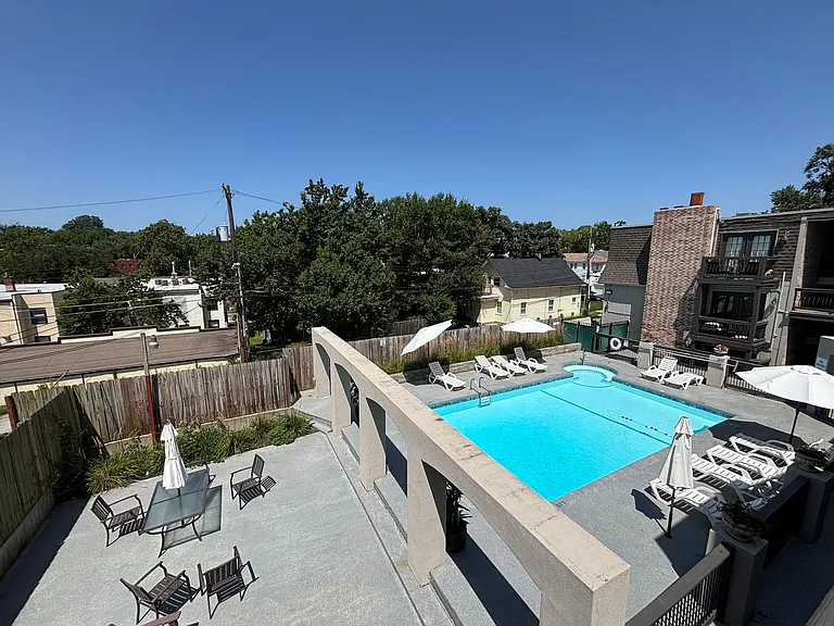 La Bobbi — Photo 25