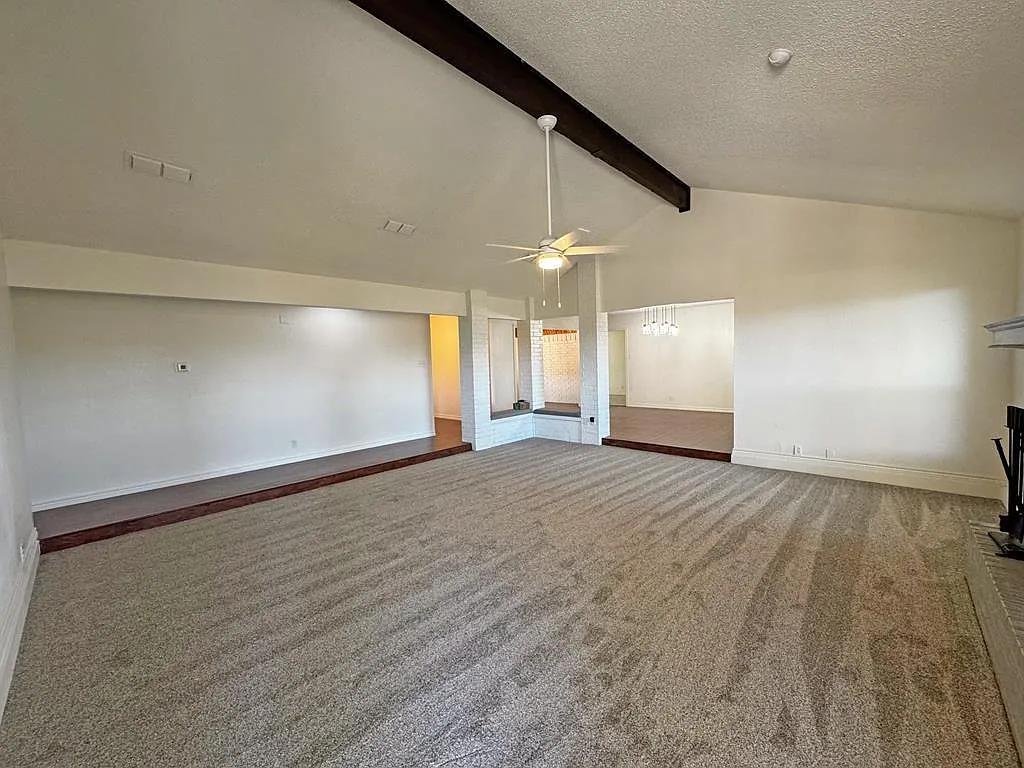 3 bed, 2.0 bath, 2228 sqft, $2,900 — Photo 3