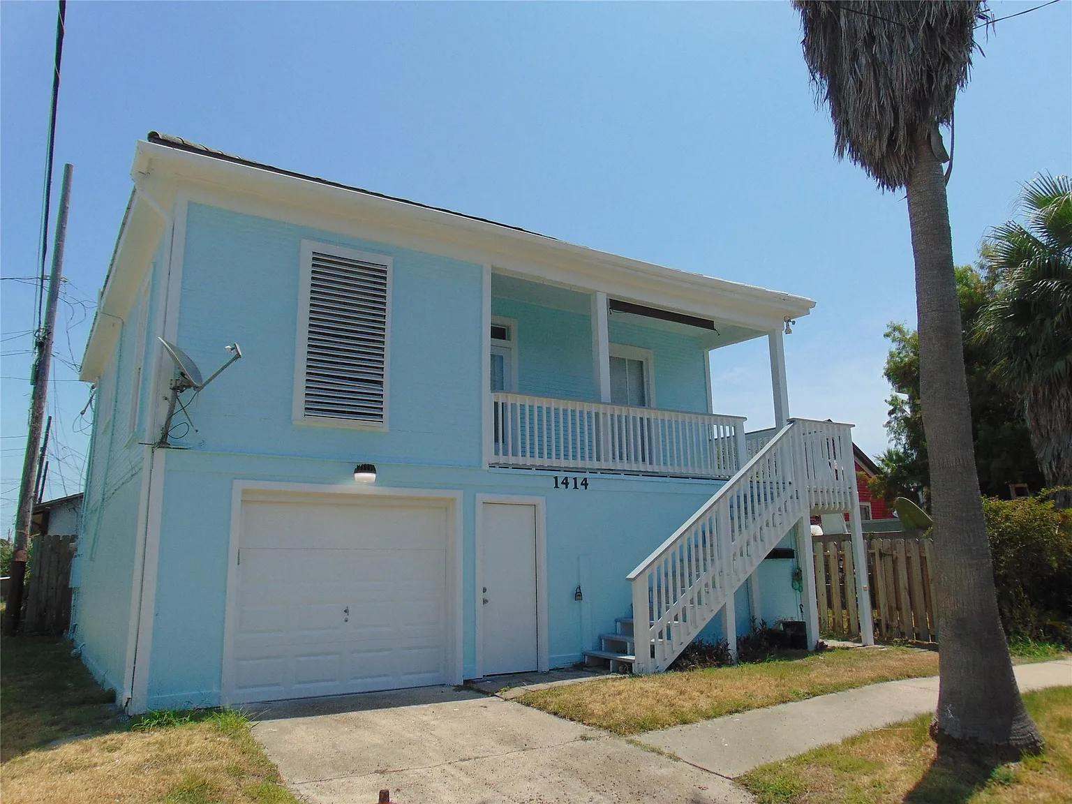 2 bed, 1.0 bath, 912 sqft, $1,700 — Photo 1