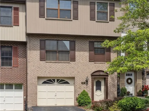 660 Woodcrest Dr, Pittsburgh, PA 15205
