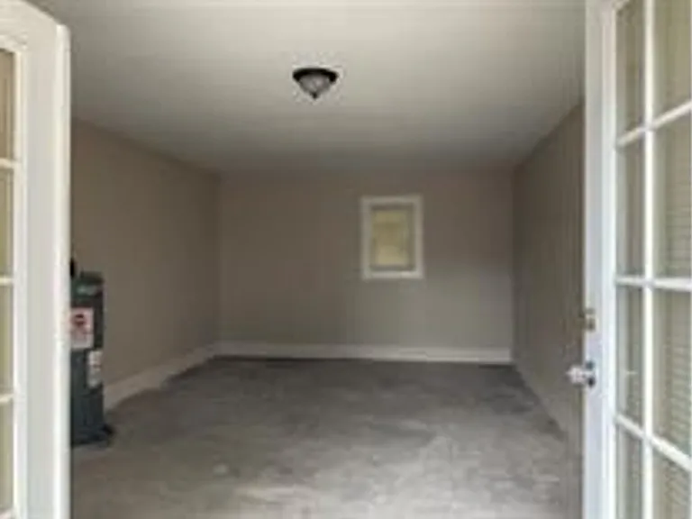2347 Rhodes Ave — Photo 6