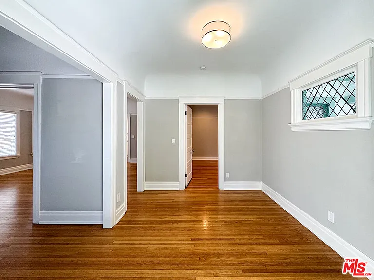 922 W Kensington Rd — Photo 5