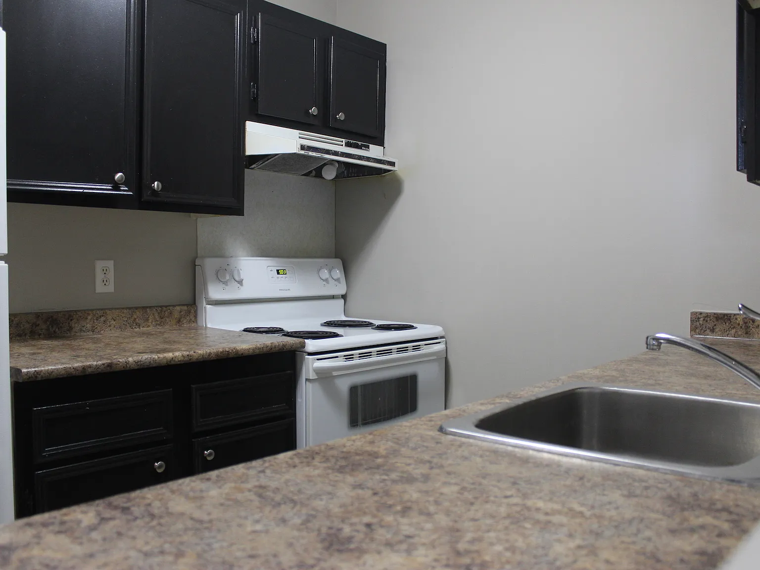 Mainstreet Corner Apartments — Photo 3