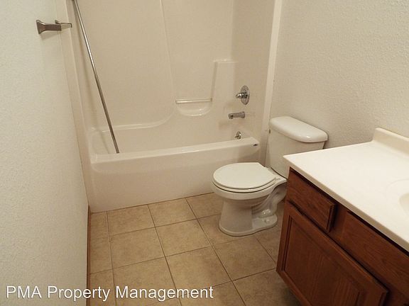 4th image of 802 Mountaineer Ln APT A
