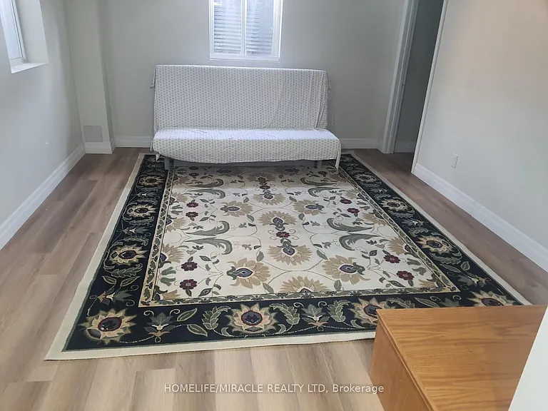 7 Garland Ave — Photo 4