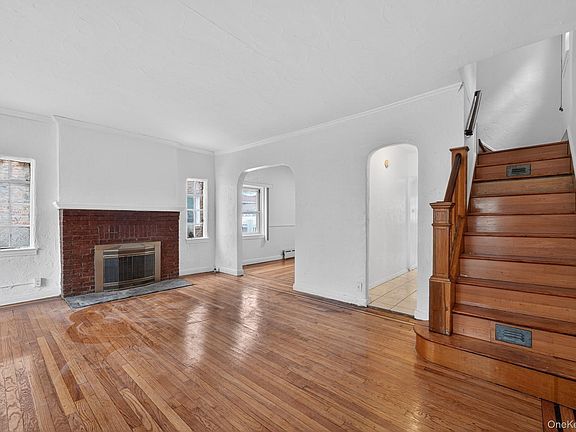 5th image of 13315 228th Street