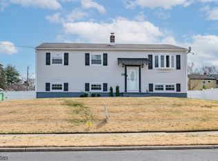 9 Montrose Rd, Somerset, NJ 08873