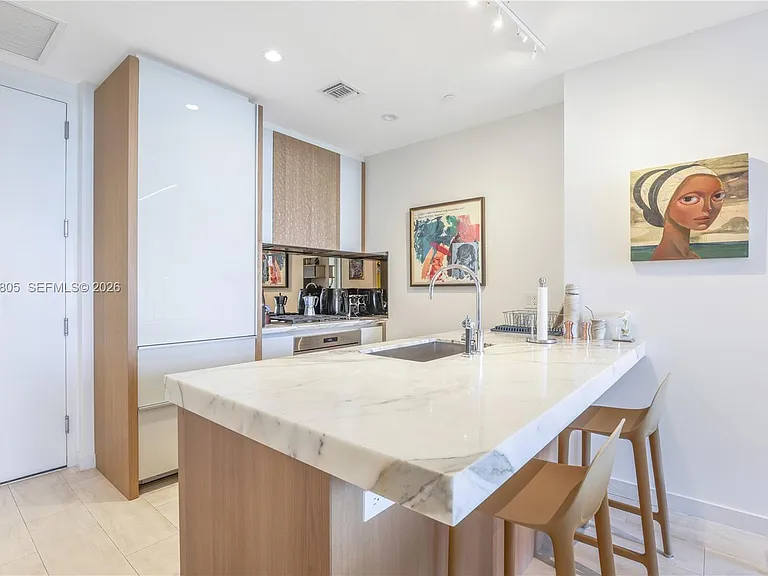 2831 S Bayshore Dr #603 — Photo 2