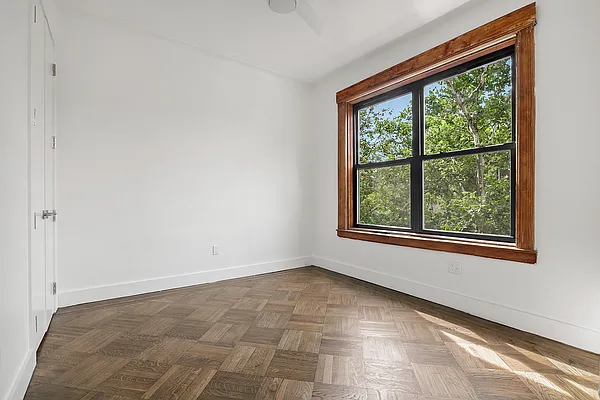 Rented by MNS | media 22