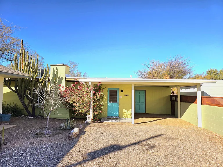623 N Jerrie Ave — Photo 2