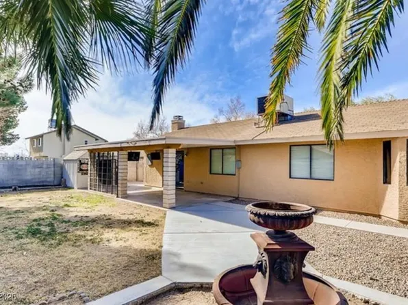 5204 Shady Grove Ln, Las Vegas, NV 89130