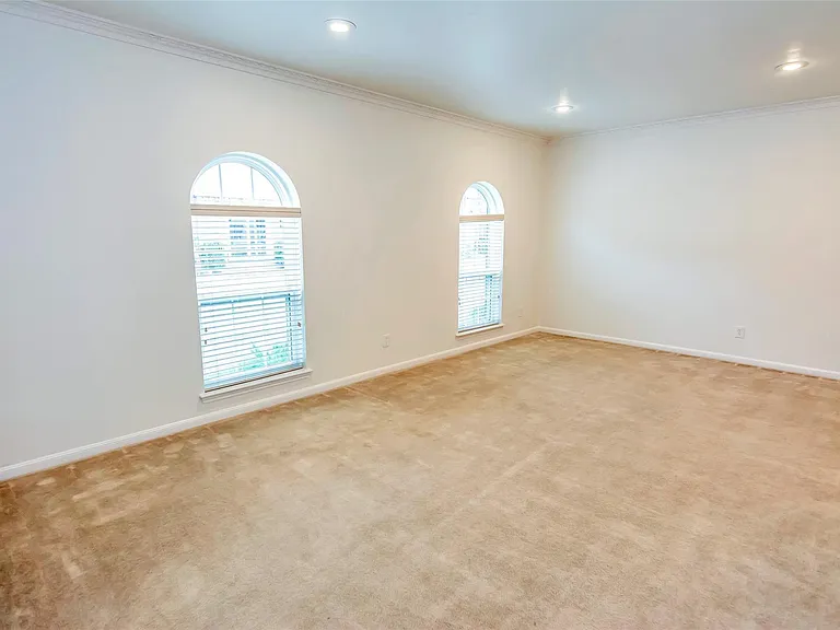 8615 La Fonte St — Photo 11