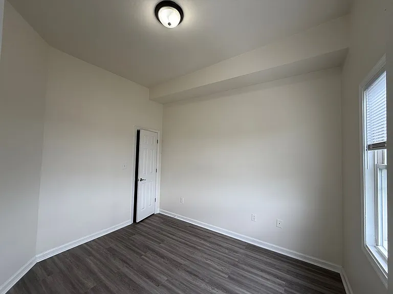 1273 Meigs Pl NE — Photo 5