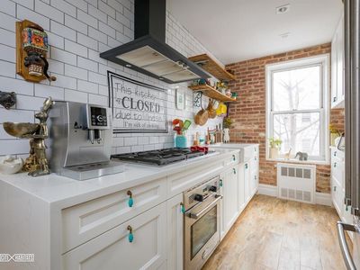 3976 57th St APT 3F, Flushing, NY, 11377