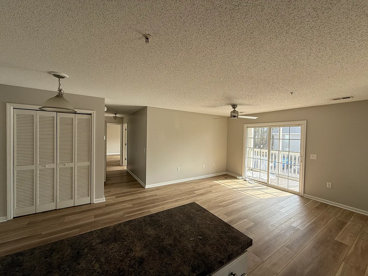 Building Photo - 197 Charter Dr #D
