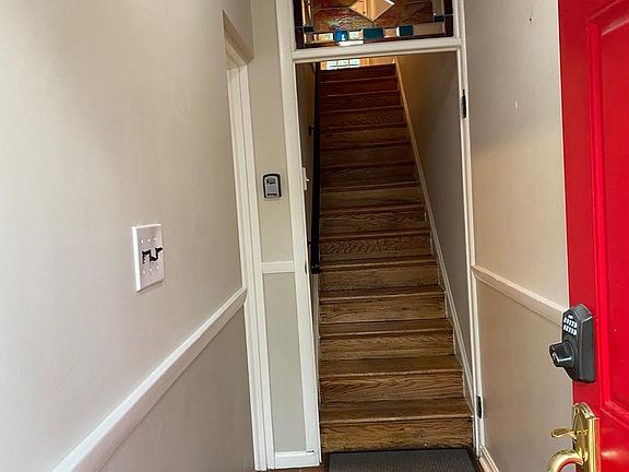 5th image of 339 11th St SE