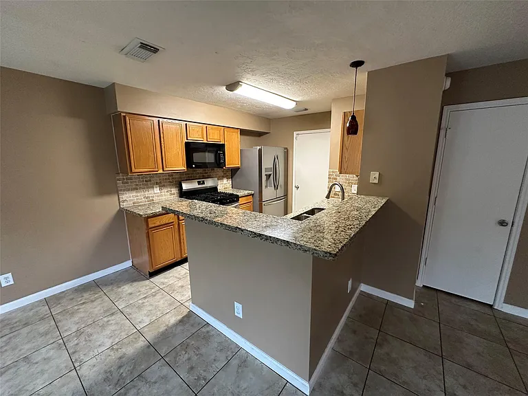 12110 Bowsman Dr — Photo 5