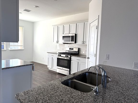 5th image of 1717 Deerchase Dr