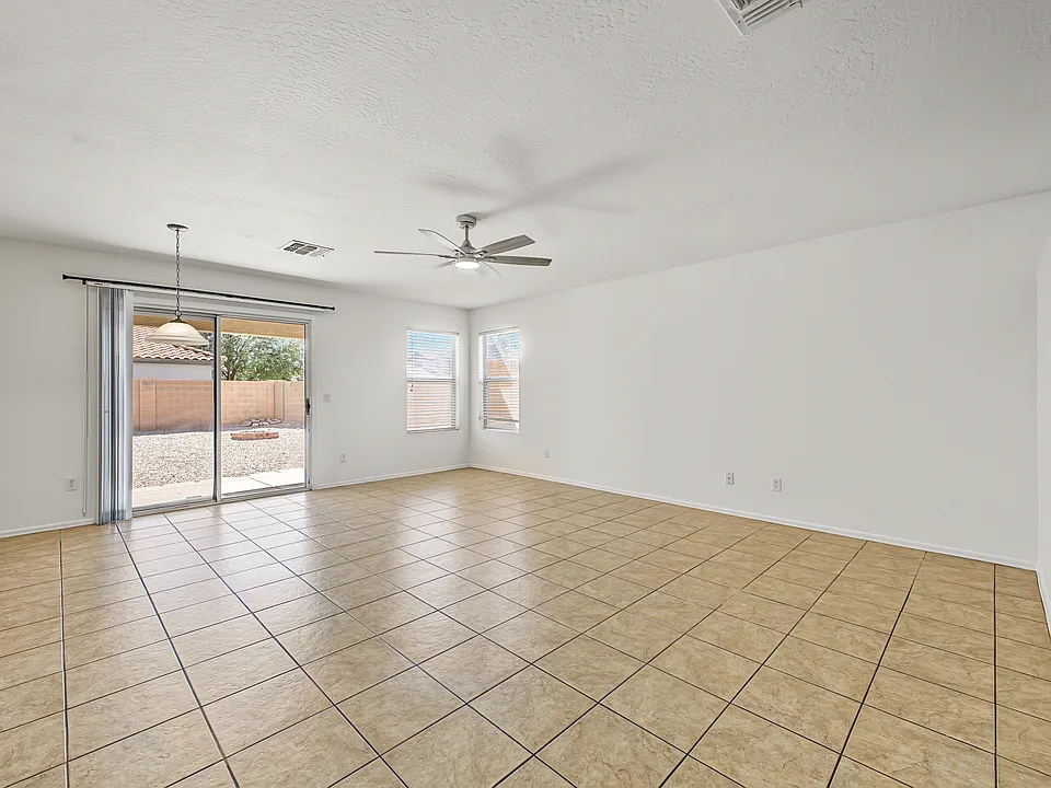 797 E Desert Holly Cir