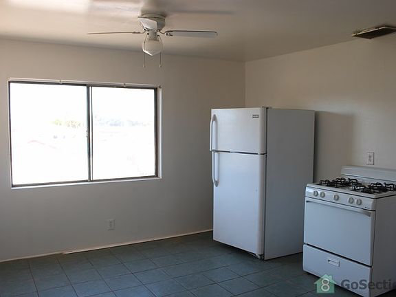 3rd image of 822 E Colden Ave