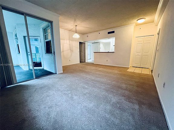 4th image of 3165 NE 184th St APT 6202