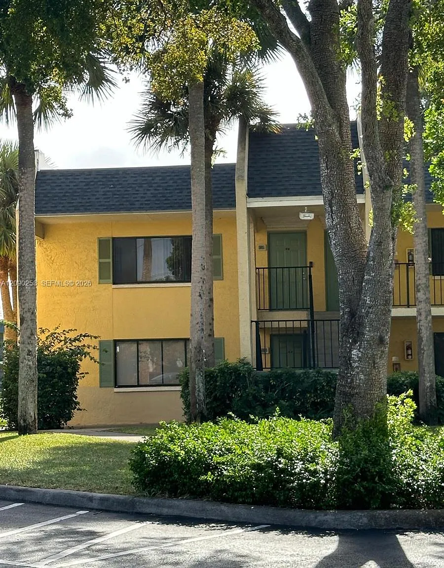 2 bed, 2.0 bath, $2,100 — Photo 1