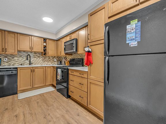 5th image of 202 Cardiff Way