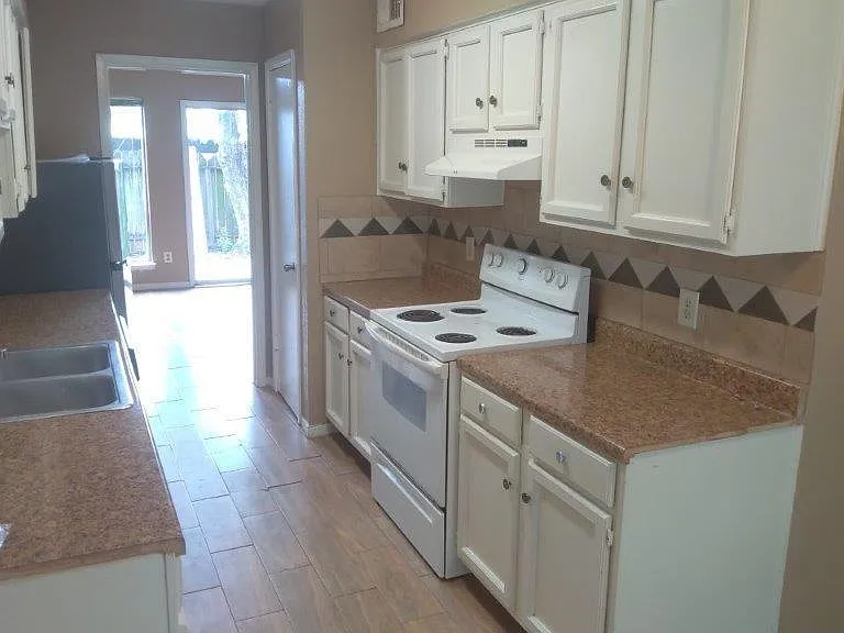 2429 Miramar Ct #2429 — Photo 3