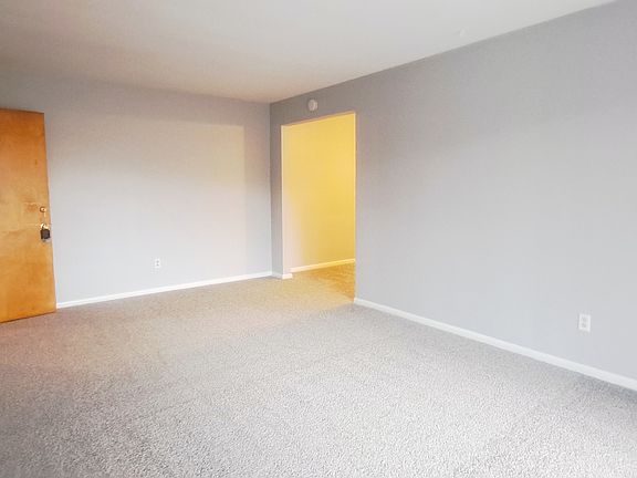 4th image of 610 Academy St APT 5