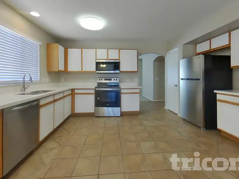 11934 N Olive St — Photo 6