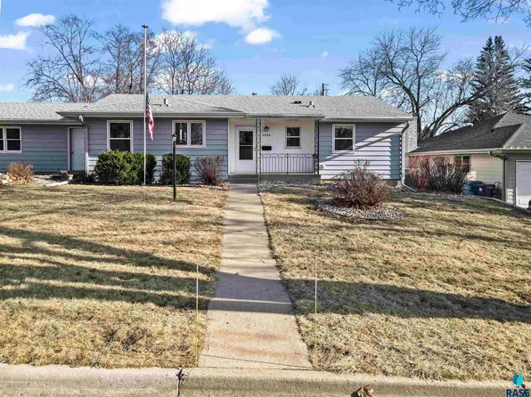 2600 S 1st Ave, Sioux Falls, SD 57105