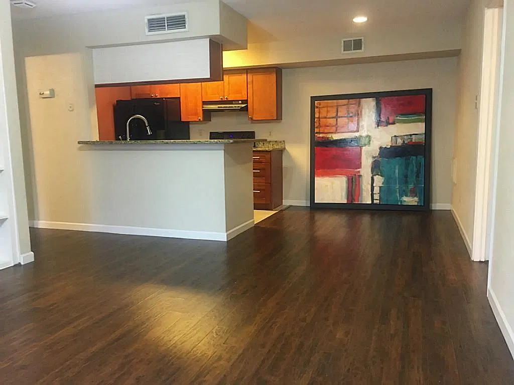 2 bed, 1040 sqft, $1,100 — Photo 2