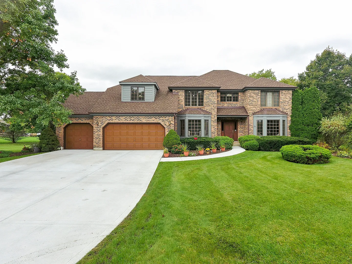 30W173 White Oak Ln photo 1