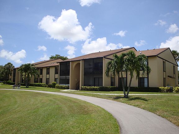 2nd image of 825 Sky Pine Way APT F1