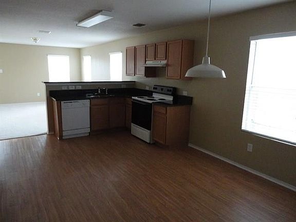 4th image of 6628 Meadow Way Lane