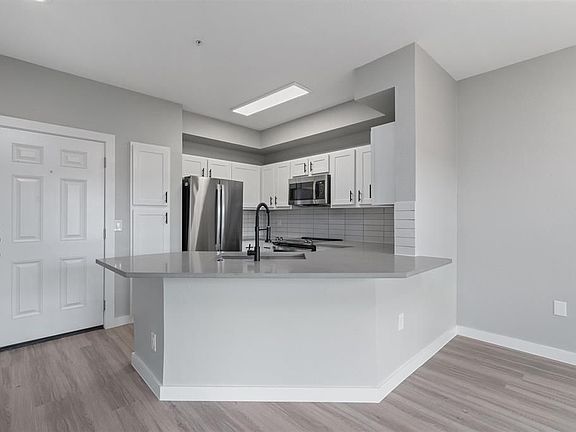 4th image of 2320 Gracy Farms Ln APT 1423