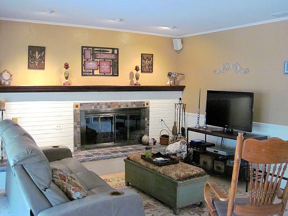 2nd image of 4158 Sheffield Pl