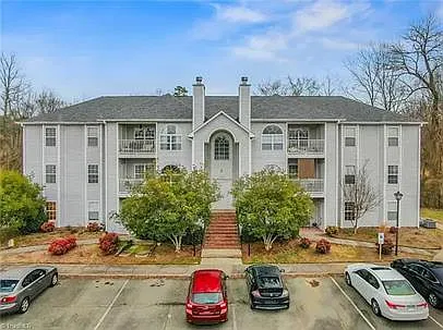 2 bed, 1054 sqft, $1,500 — Photo 1