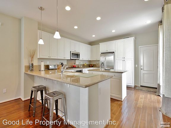 5th image of 8449 Kern Cres