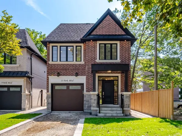 11 Park Blvd, Toronto, ON M8W 1G3