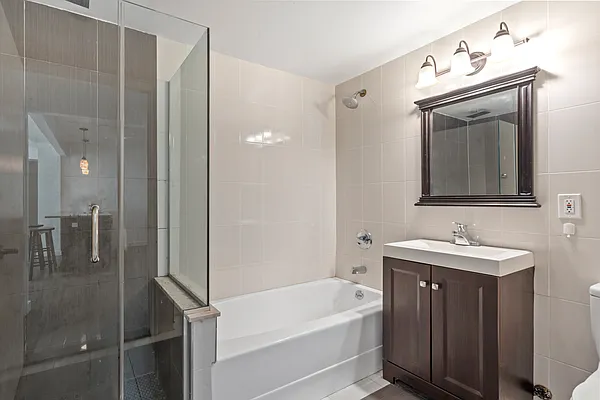 Sold by R New York | media 4