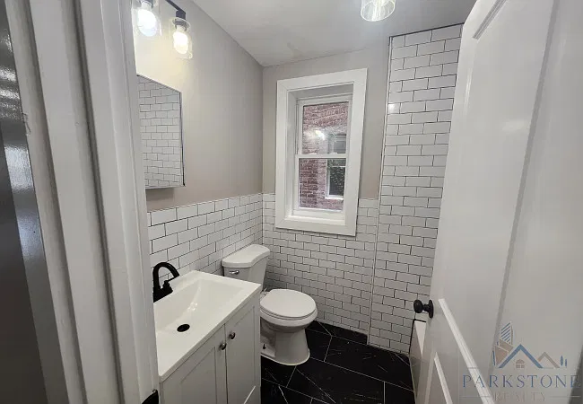 186 Hawthorne Ave — Photo 4