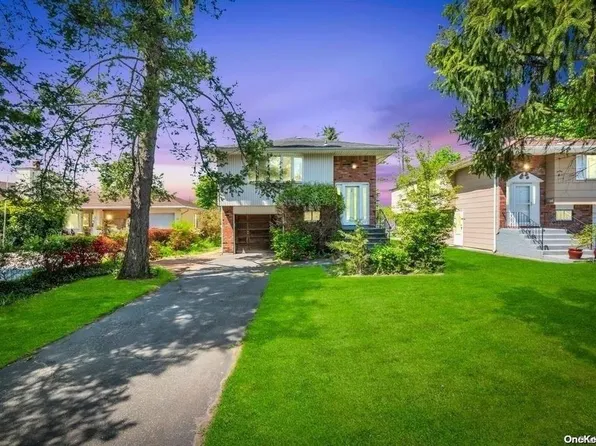 13 East Avenue, Hicksville, NY 11801