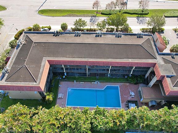 3rd image of 2500 Coral Springs Dr APT 302