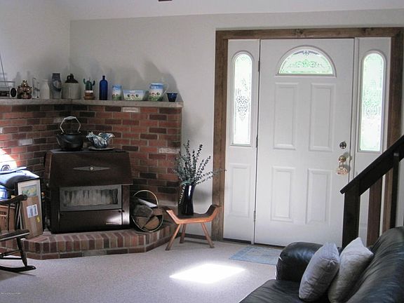 3rd image of 153 Darcy Dr