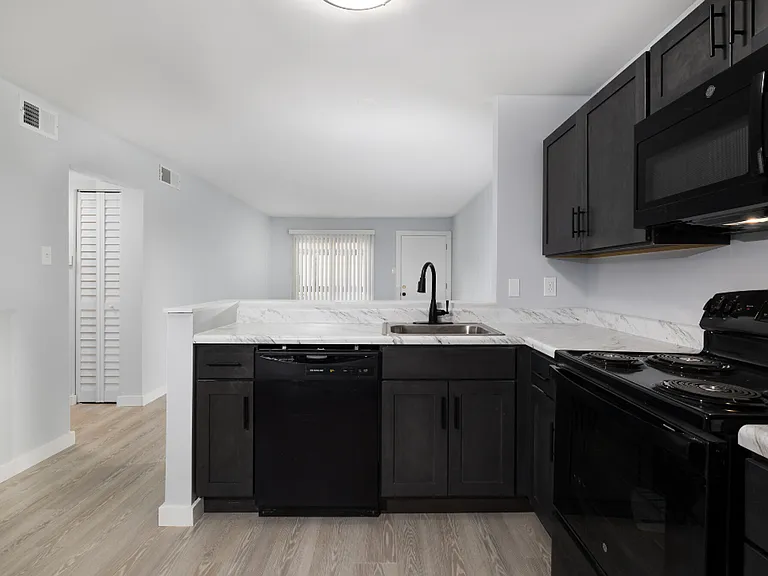Renewal Heights Apartments — Photo 14
