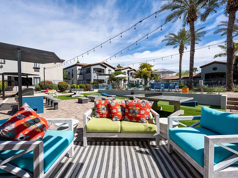 Outdoor Resident Lounge